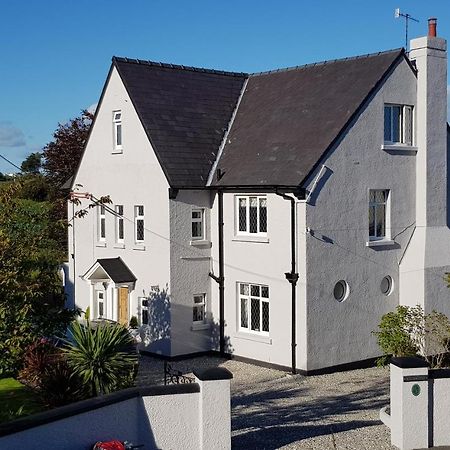 Bed and Breakfast Wychwood House Penally Экстерьер фото