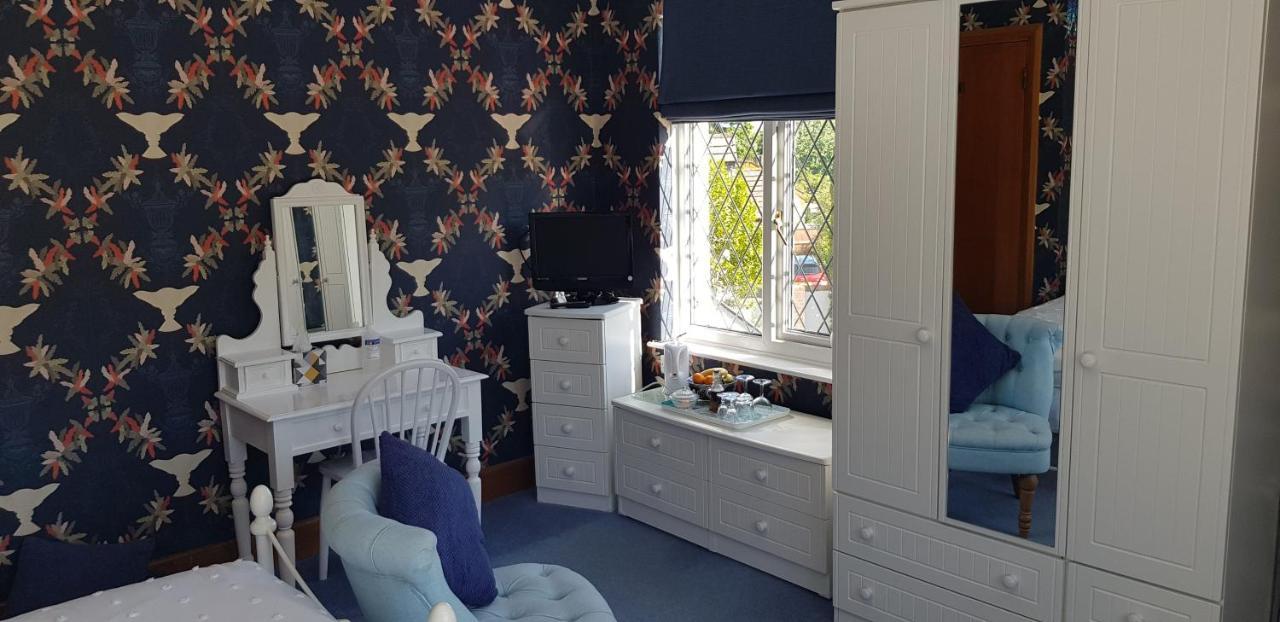 Bed and Breakfast Wychwood House Penally Экстерьер фото