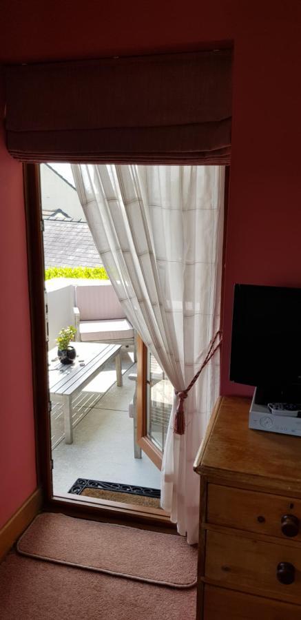 Bed and Breakfast Wychwood House Penally Экстерьер фото
