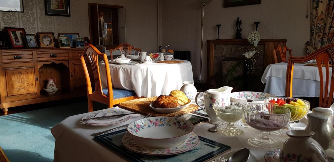 Bed and Breakfast Wychwood House Penally Экстерьер фото