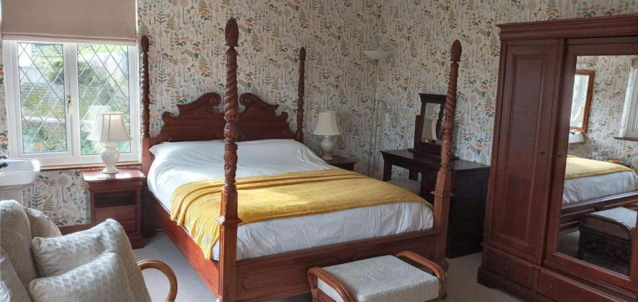 Bed and Breakfast Wychwood House Penally Номер фото