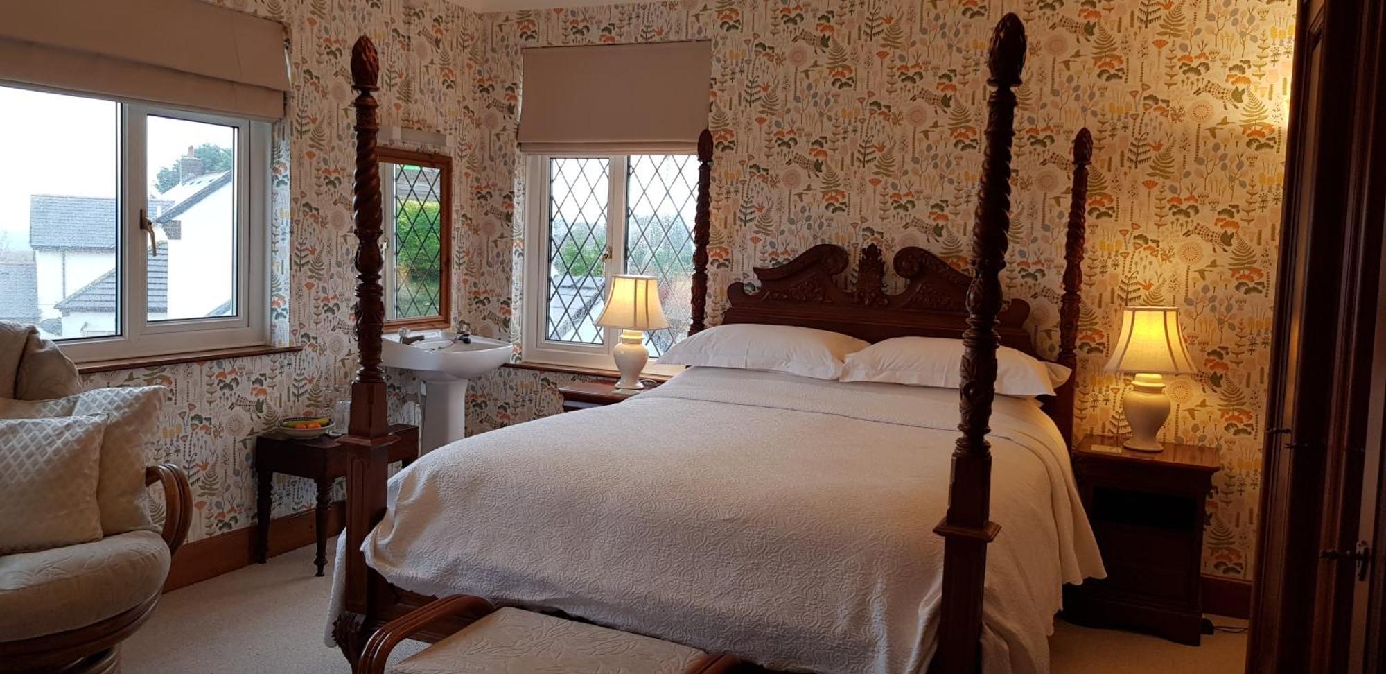 Bed and Breakfast Wychwood House Penally Номер фото